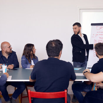 riunione interna del team di solunet